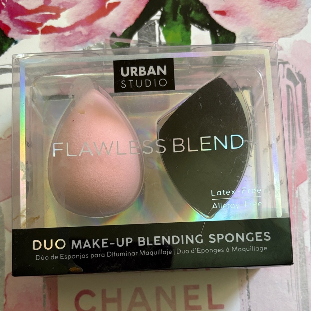 Flawless Blend Makeup Sponges - Pink and Black by Urban Studio. Great gift 🎁
